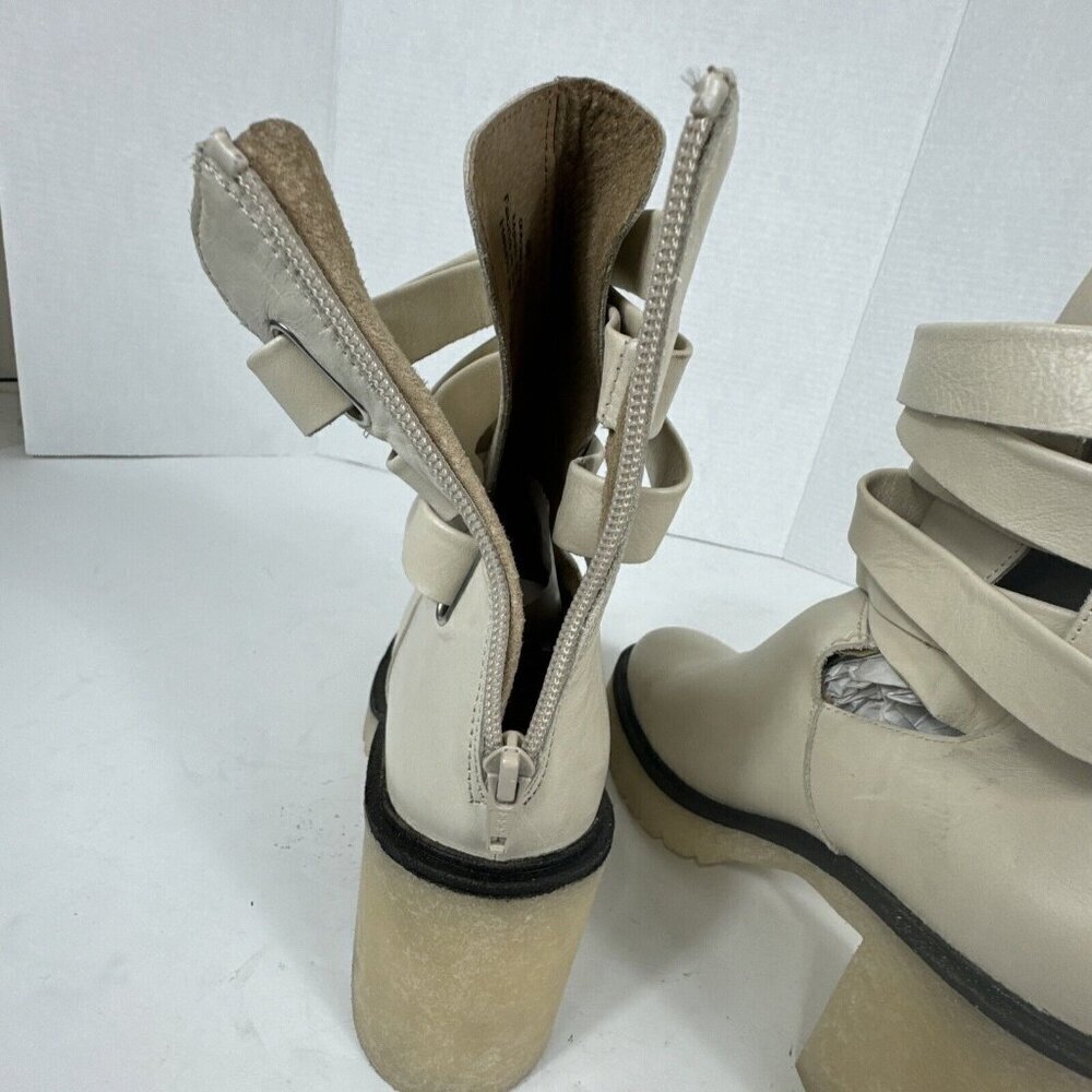 Free People Jesse Cut Out Boots Frost (Creme) 39/8.5 Leather New With Flaws Lug - Picture 8 of 16